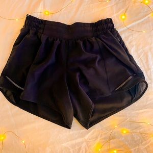 Lululemon Hotty Hot High-Rise Lined Short 4”, Size 4, Black